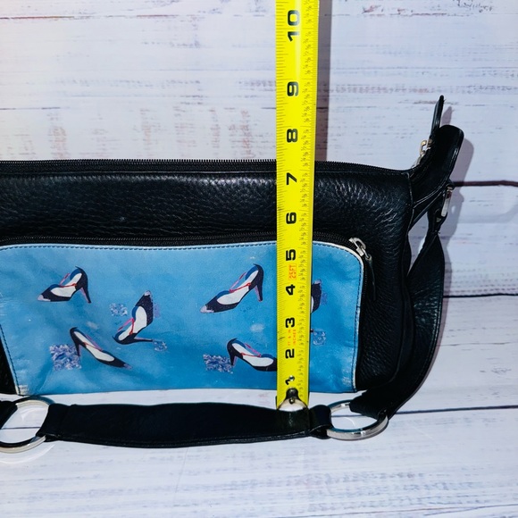 Icon L.A. Shoulder Bag - Picture 6 of 6